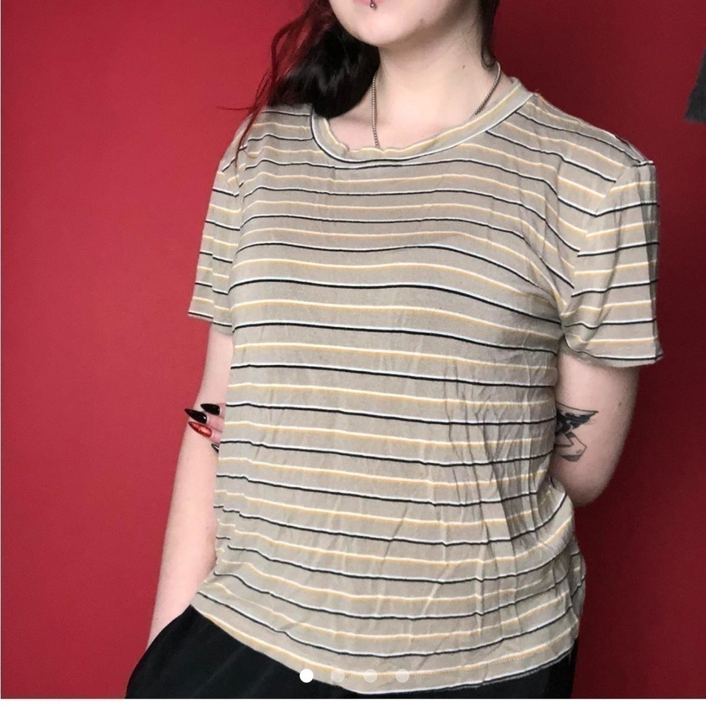 Beige striped tee shirt 🤎🤍